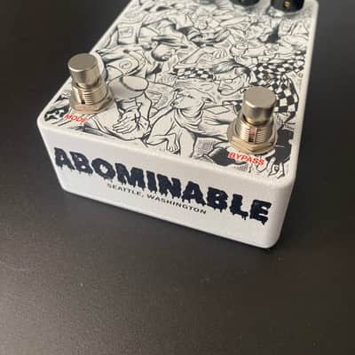 Abominable Electronics Pit Beef - White image 2