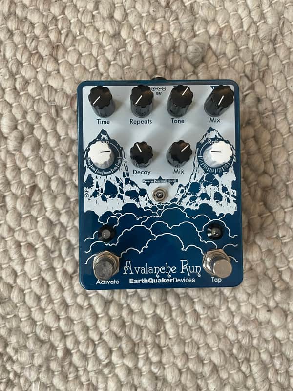 EarthQuaker Devices Avalanche Run Stereo Reverb & Delay with Tap Tempo