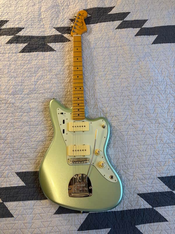 Fender American Professional II Jazzmaster with Maple Fretboard