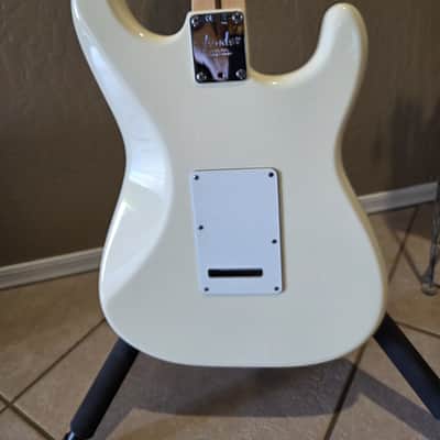 Left-Handed 2012 American Standard Fender Stratocaster lefty image 10