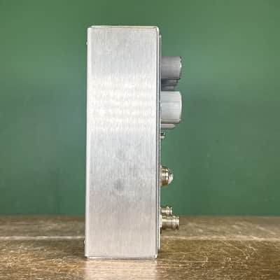 Origin Effects Deluxe61 Amp Tremolo & Drive 2021 - Silver image 4