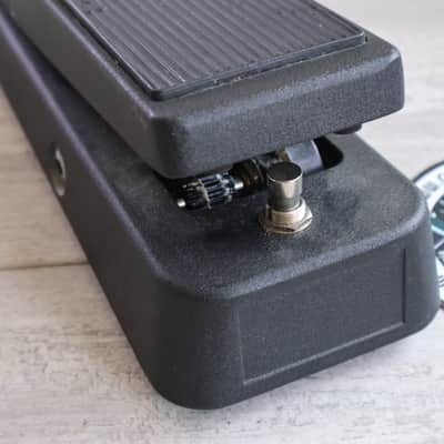 Dunlop GCB95F Classic Cry Baby Wah Pedal image 2
