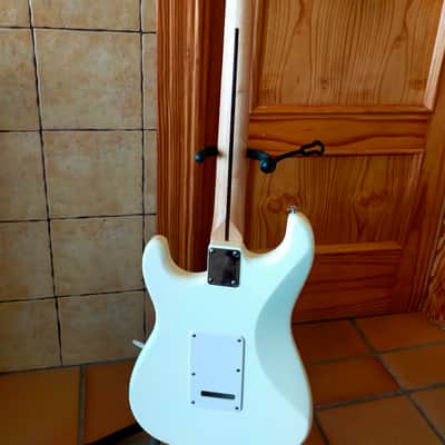 Microtonal Fender Squier Strat image 4