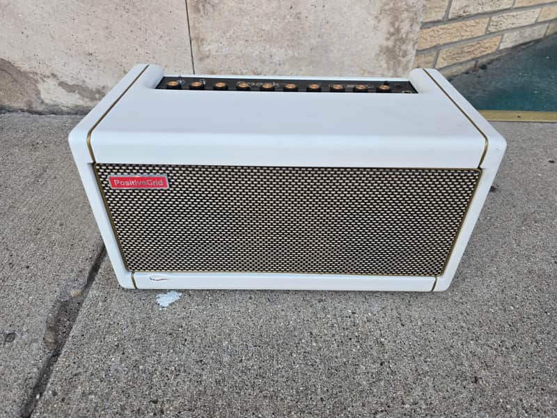 Positive Grid Spark 40 40-Watt 2x4" Modeling Guitar Combo 2020 - Present - White image 1