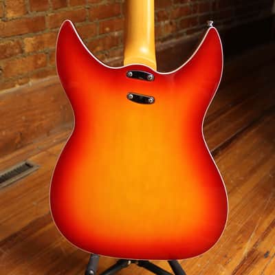 Godin Dorchester 4 Short Scale Bass 2017 Cherry Burst image 2