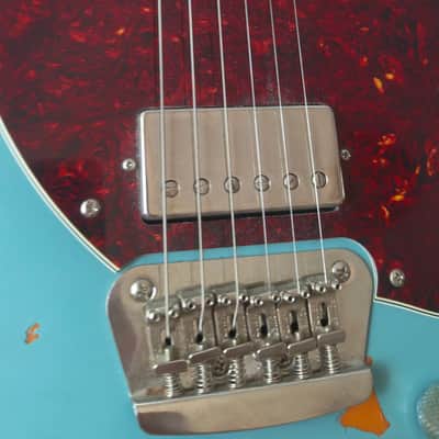 Squier Paranormal Toronado 2021 - Present - 3-Color Sunburst image 11