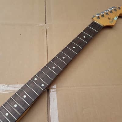 1986 SQUIER by FENDER STRATOCASTER NECK made in JAPAN image 2