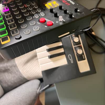 Sonicware Lofi-12 XT Low-Res Digitized Sampler 2024 - Present - Black image 3