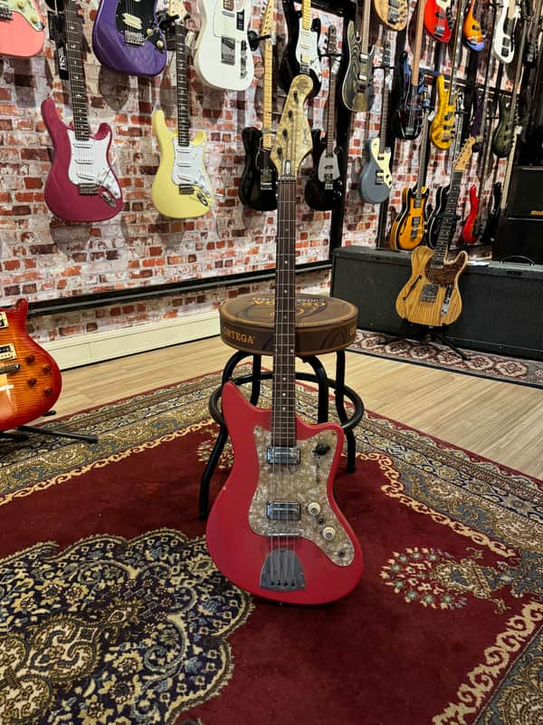 Egmond Typhoon Bassguitar 1950-1960 - red vinyl image 1
