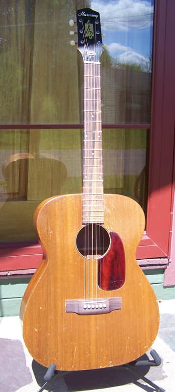Harmony H165 mahogany 000 size guitar w/hsc 1960s - Very Good