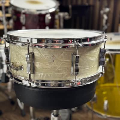 Ludwig Jazz Fest 14” x 5” Snare Drum  50’s - 60’s  - White Marine Pearl Trans Badge image 9