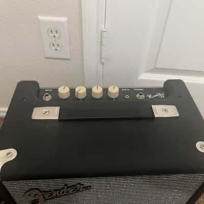 Fender Rumble 15 V3 15-Watt 1x8" Bass Combo 2015 - Present - Black image 2