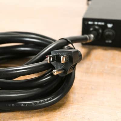 Furman PL-8C 15A Classic Series Power Conditioner with Lights CG013PD image 9