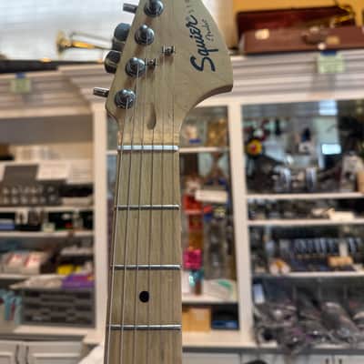 Fender Squier Strat 2010 - Sunburst with artic white image 2