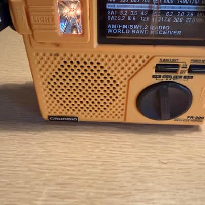GRUNDIG FR-200 Emergency Radio Battery Crank  SW/AM/FM Flashlight Case Working! image 8