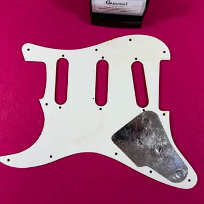 General Vintage Tone 1969’ Nitrate celluloid pickguard for Stratocaster 4 ply Celluloid nitrate / Carey NOS image 9