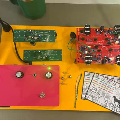 Marla Amps Robi; Hand-Wired Harmonic Percolator-Inspired Fuzz Limited Edition Reverb.com Exclusive image 3