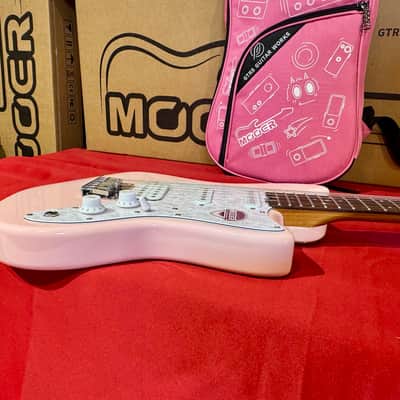 Mooer Guitars MLT10 (Travel/ Short Scale) CANDY PINK 2025 Super Light 2,5Kg image 12