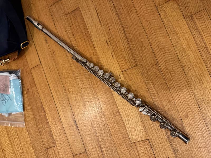 Yamaha YFL-222 Standard Flute w/ extra b foot joint image 1