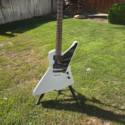 Jackson Pro Series Phil Demmel Signature Demmelition Fury PDT with Laurel Fretboard 2019 - Present - Snow White image 2