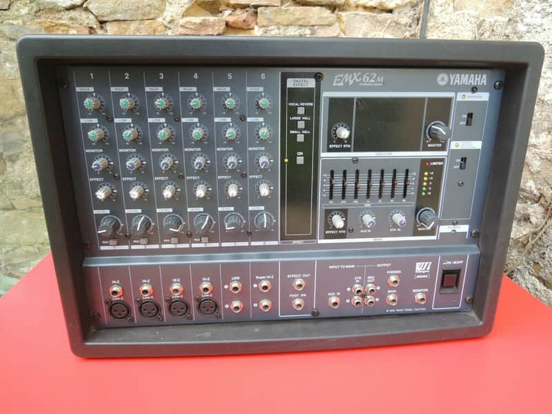 Yamaha EMX62M EMX POWERED MIXER 200W 4 ohms DSP EEEngine EQ 