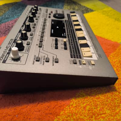 Roland MC-303 Groovebox 1990 - 1998 - Silver image 2