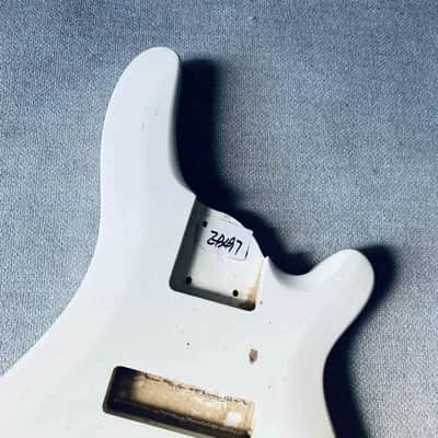 White 5 String Electric Bass Basswood Body image 5