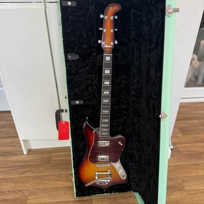 Fender Parallel Universe Volume II Maverick Dorado 2020 - 2021 - Ultraburst image 2