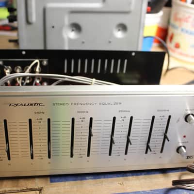 Restored Realistic 5 band Graphic Equalizer 31-1987 (7) image 5