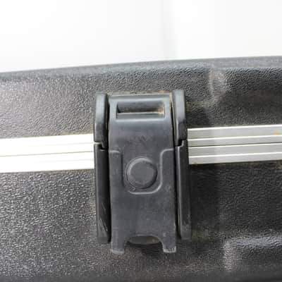 SKB Flying V Molded Case image 10