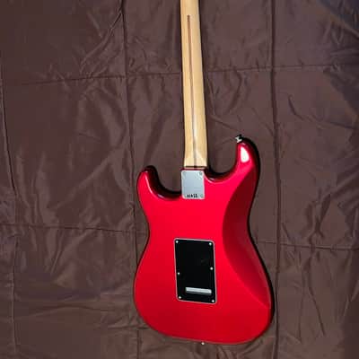 Fender Stratocaster 2017 - Candy Apple Red image 2