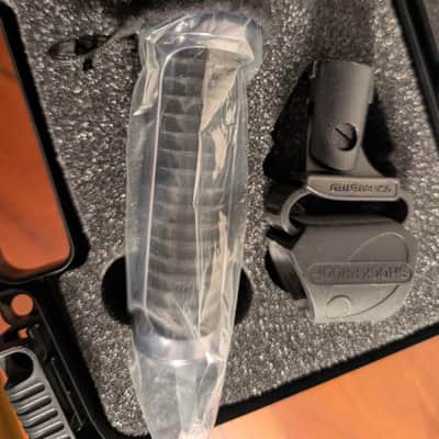 AEA N13 Ribbon Microphone w| box image 7