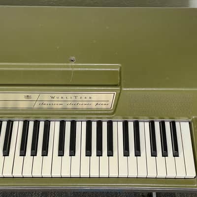 Wurlitzer 214VA Avocado Green Electric Piano image 3
