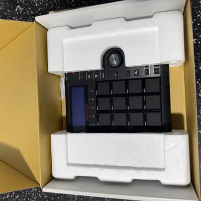 Akai MPC Studio Music Production Controller V1 2016 - 2020 - Black image 6
