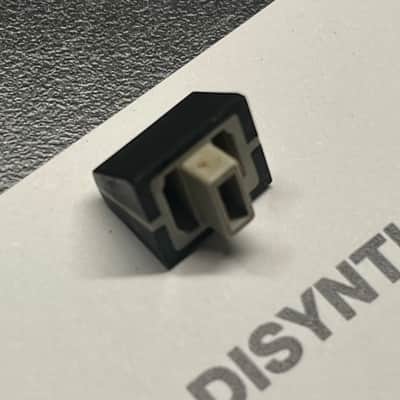 ORIGINAL Roland Slider Cap (22485187) for JP-8000, D70, JV-80, JV-90, U-20, R-5, XP-10 image 3