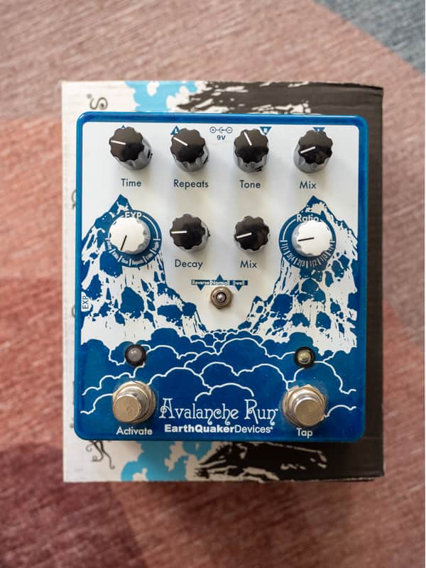 EarthQuaker Devices Avalanche Run Stereo Reverb & Delay with Tap Tempo V2