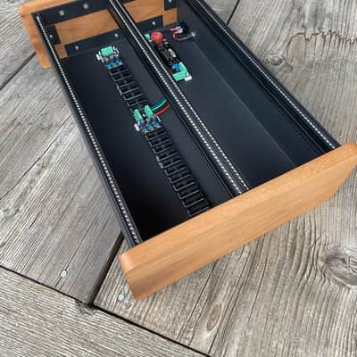 ChiliCases ChiliCases 6U/84HP Swiss Walnut powered Eurorack case 2024 - Swiss Walnut image 3