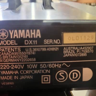 Yamaha DX11 Programmable Algorithm Synthesizer 1988 - Black image 2