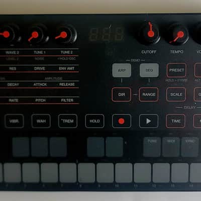 IK Multimedia UNO Analog Synth 2018 - Present - Black image 2