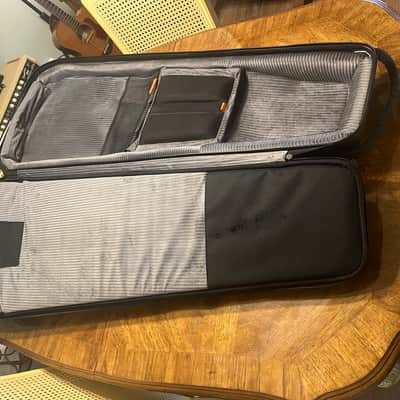 Gruv Gear Kapsule electric guitar case 2024 - Black image 4