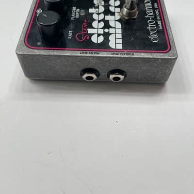 Electro Harmonix Stereo Electric Mistress Flanger Chorus Guitar Effect Pedal image 3