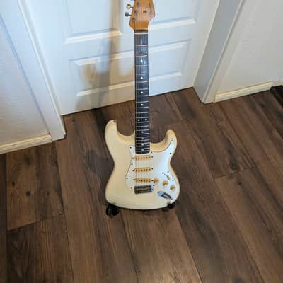 Fender Stratocaster 1986 - White 40 years old Great Sound image 4