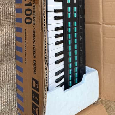 Yamaha DX100 Programmable Algorithm Synthesizer 1985 - Black image 3