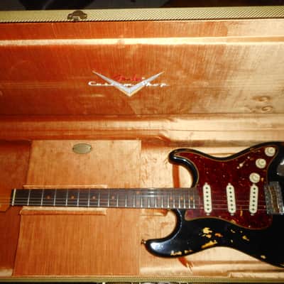 Fender 1961 Reissue Heavy Relic Stratocaster 2024 - Black over sunburst image 3