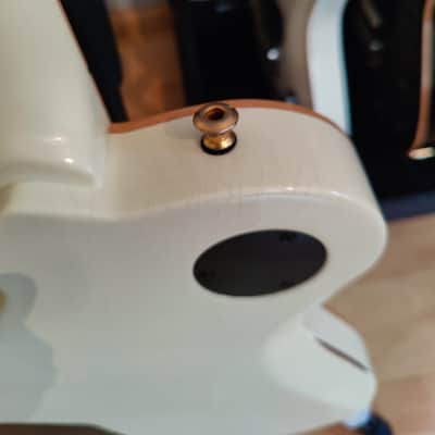 Knaggs Kenai T - Creme Relic image 21