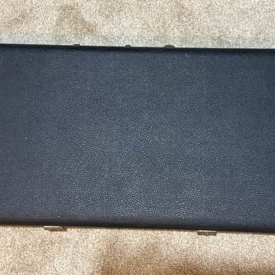 VINTAGE FENDER BASS 1965 to 1970 NO TAIL LOGO BLACK TOLEX CASE CLEAN! image 2