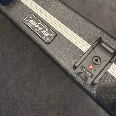 SKB 1SKB-FS-6 Deluxe Strat / Tele Guitar Hard Case with TSA Latches - Black image 2