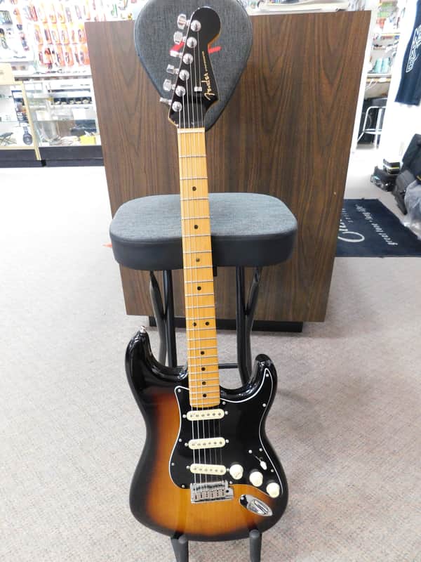 Fender American Ultra Luxe Stratocaster with Maple Fretboard 2021 - Present - 2-Color Sunburst image 1