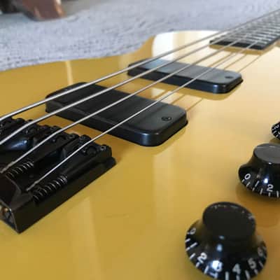 Gibson Les Paul Bass tv yellow image 10