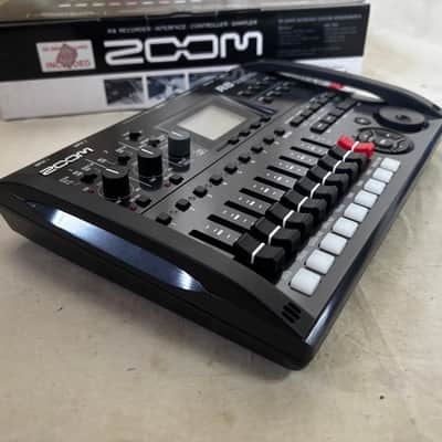 Zoom R8 8-Track Digital Recorder/Interface/Controller/Sampler w/ box image 8